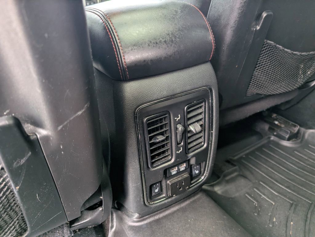 Used 2018 Jeep Grand Cherokee Trailhawk w/ Trailhawk Luxury Group image 31