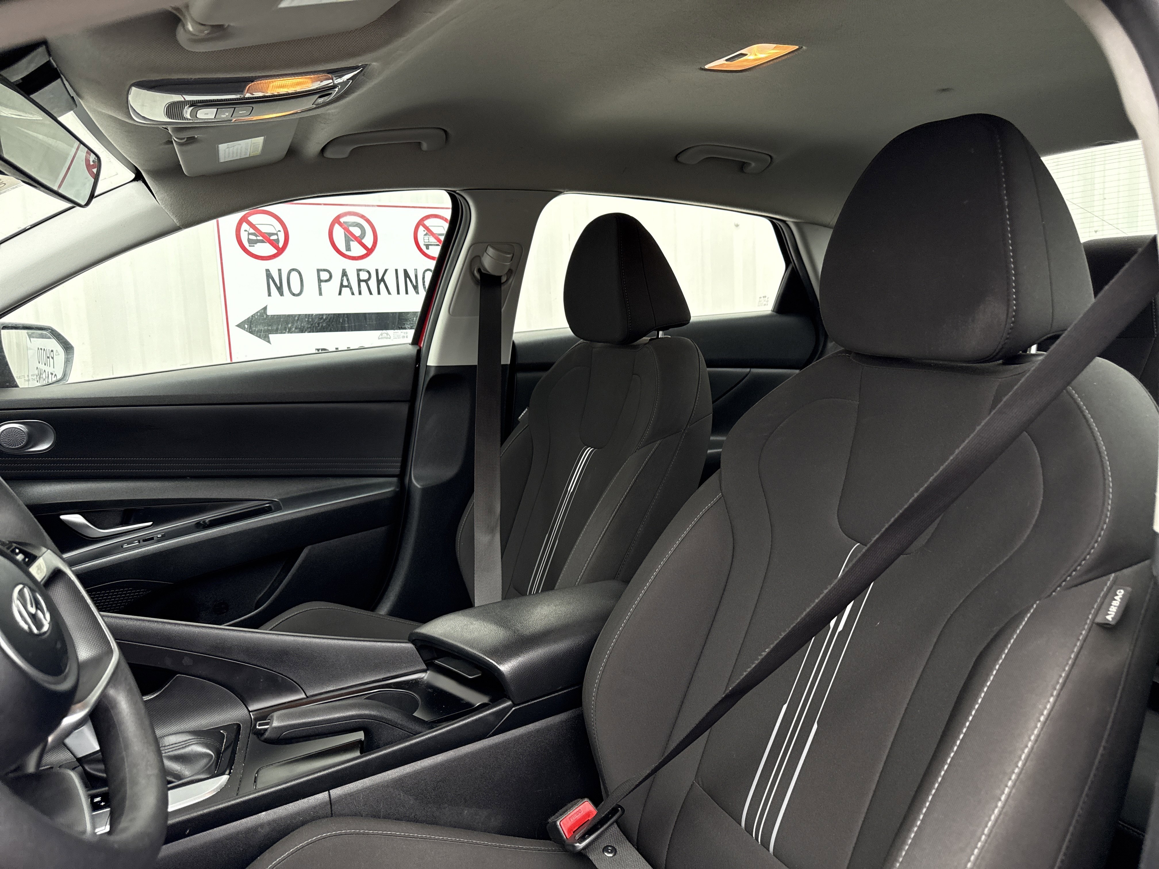 Used 2023 Hyundai Elantra SEL w/ Preferred Accessory Package image 10