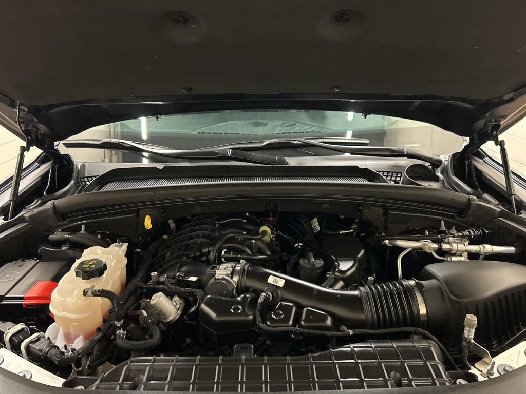 Used 2023 Jeep Grand Cherokee L Limited w/ Luxury Tech Group II image 18