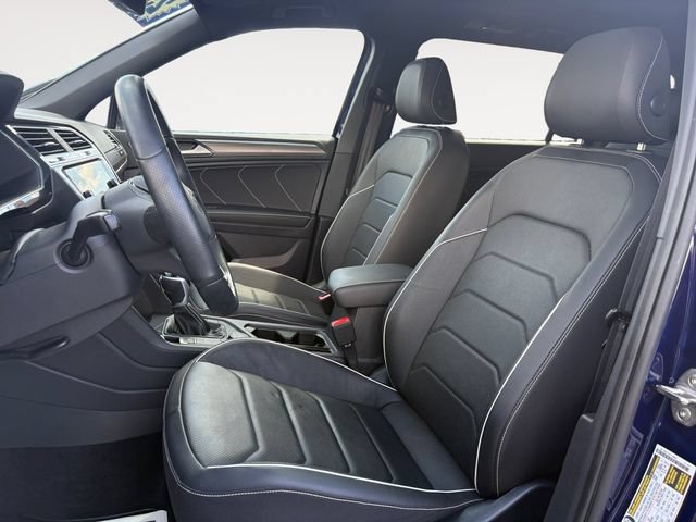Used 2023 Volkswagen Tiguan SEL R-Line AWD/4WD image 9