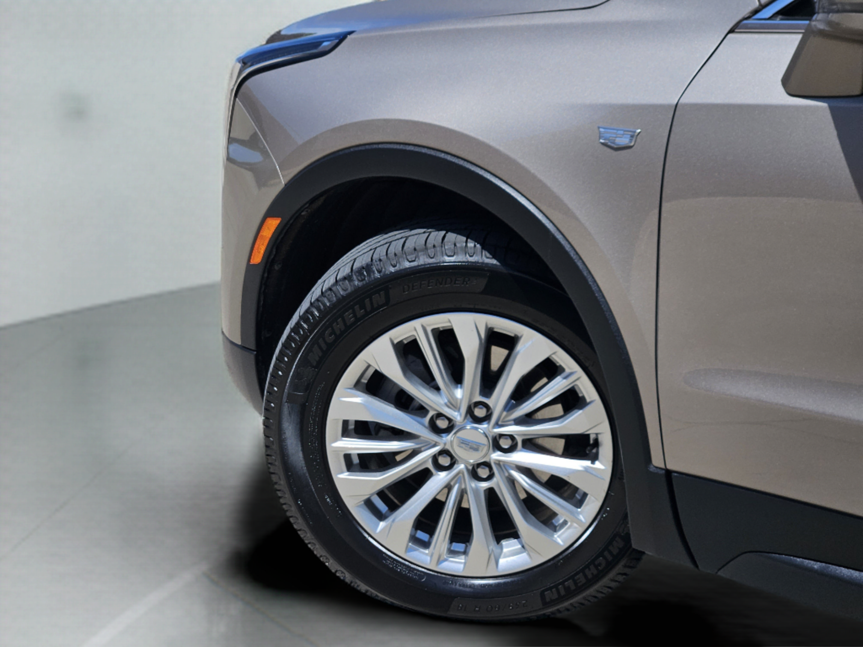 Used 2024 Cadillac XT4 Luxury w/ Cold Weather Package FWD image 25