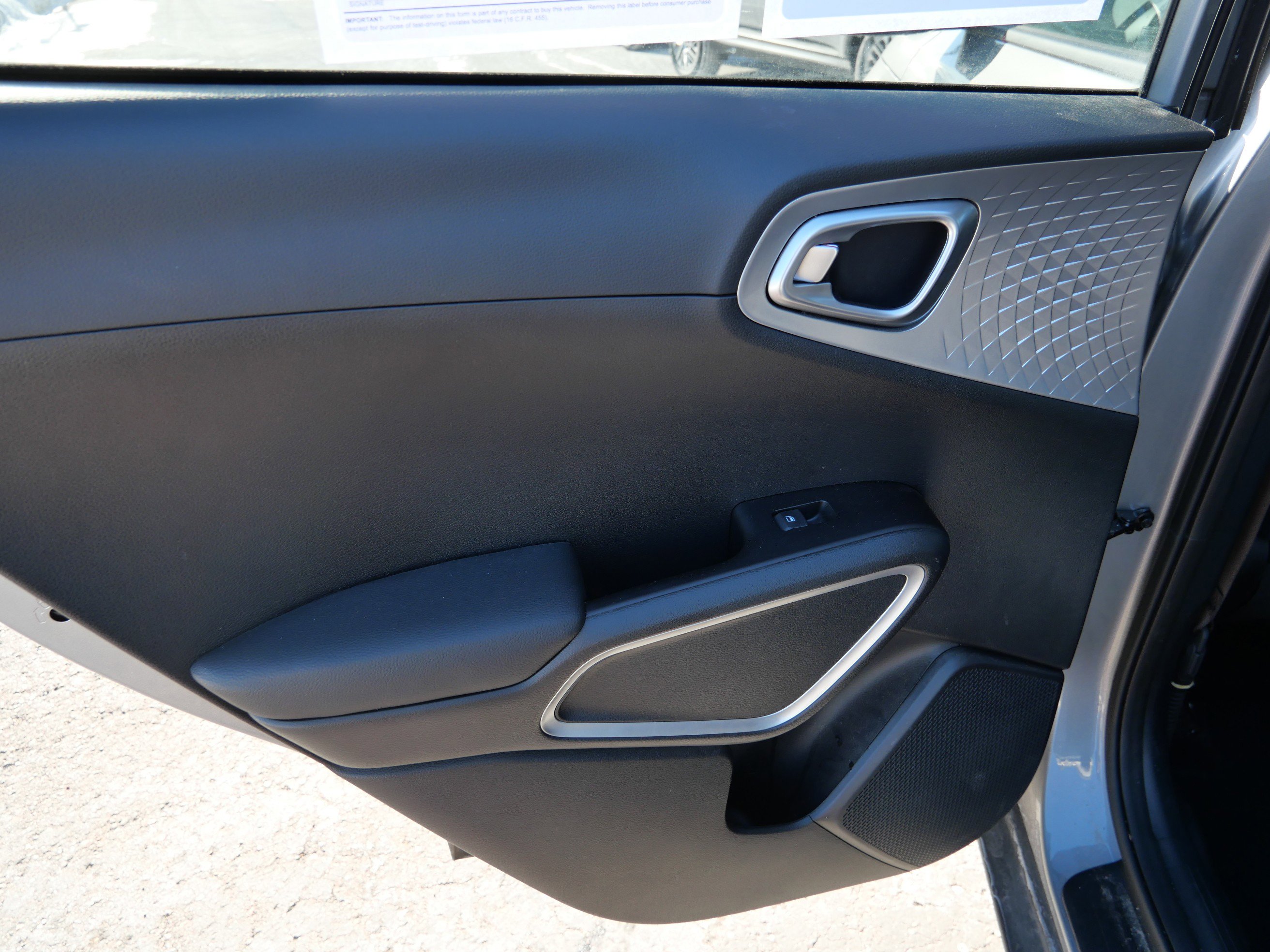 Used 2023 Kia Soul LX image 13