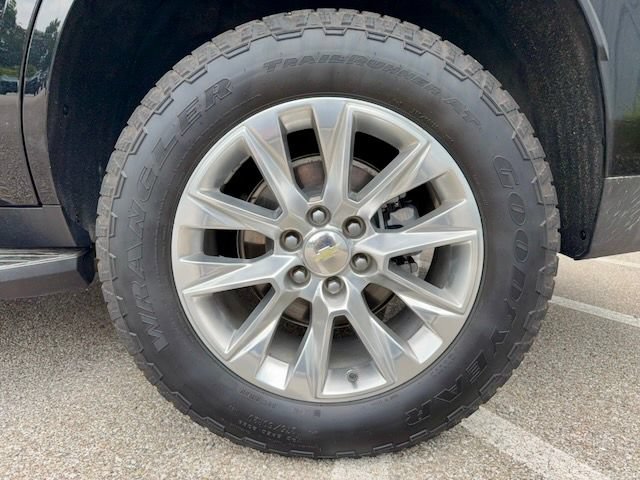 Used 2022 Chevrolet Tahoe Premier AWD/4WD image 31