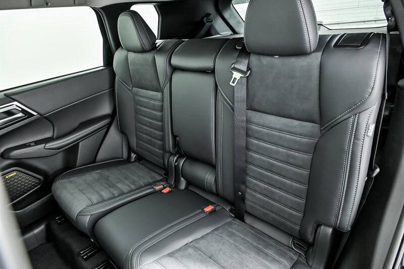 New 2026 Mitsubishi Outlander SE AWD/4WD image 16