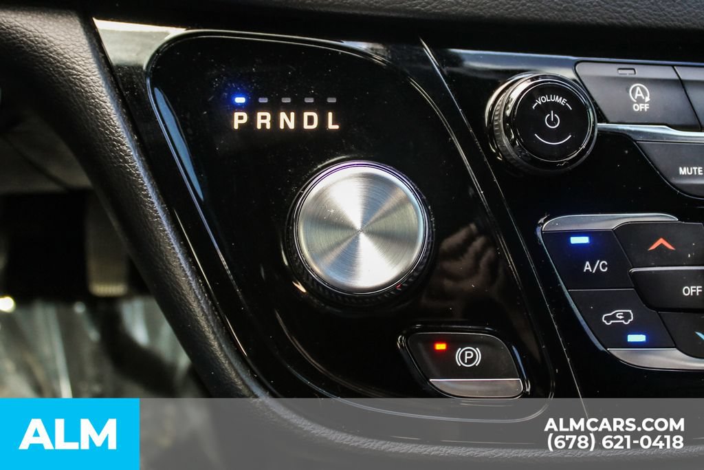 Used 2019 Chrysler Pacifica Touring Plus w/ S Appearance Package FWD image 37