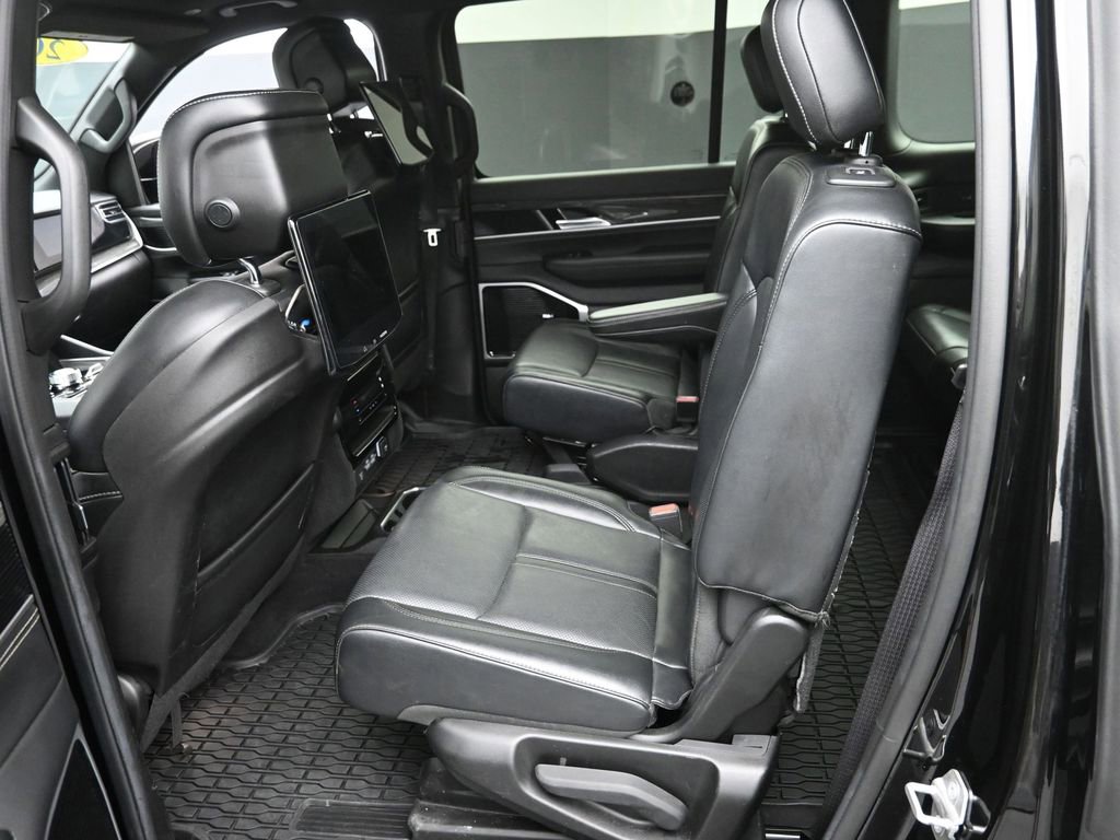 Used 2022 Jeep Wagoneer Series III w/ Premium Group I image 11