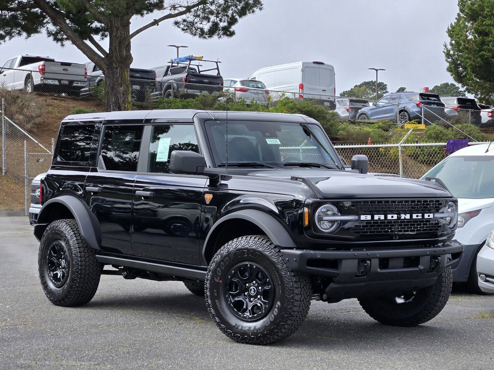 New 2026 Ford Bronco Badlands image 2