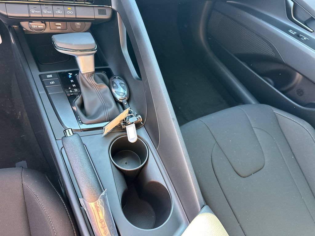 New 2026 Hyundai Elantra Sport FWD image 32