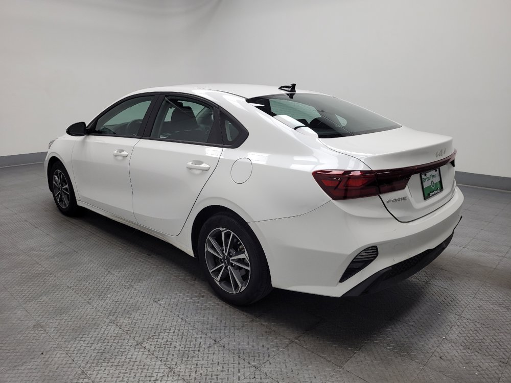 Used 2023 Kia Forte LXS w/ LXS Technology Package FWD image 3