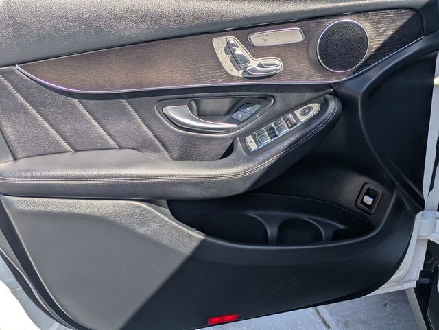 Used 2020 Mercedes-Benz GLC 300 4MATIC image 11