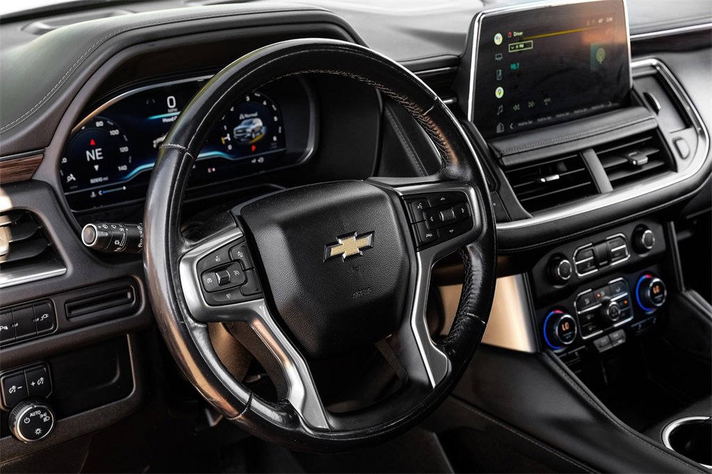 Used 2022 Chevrolet Suburban LT image 12