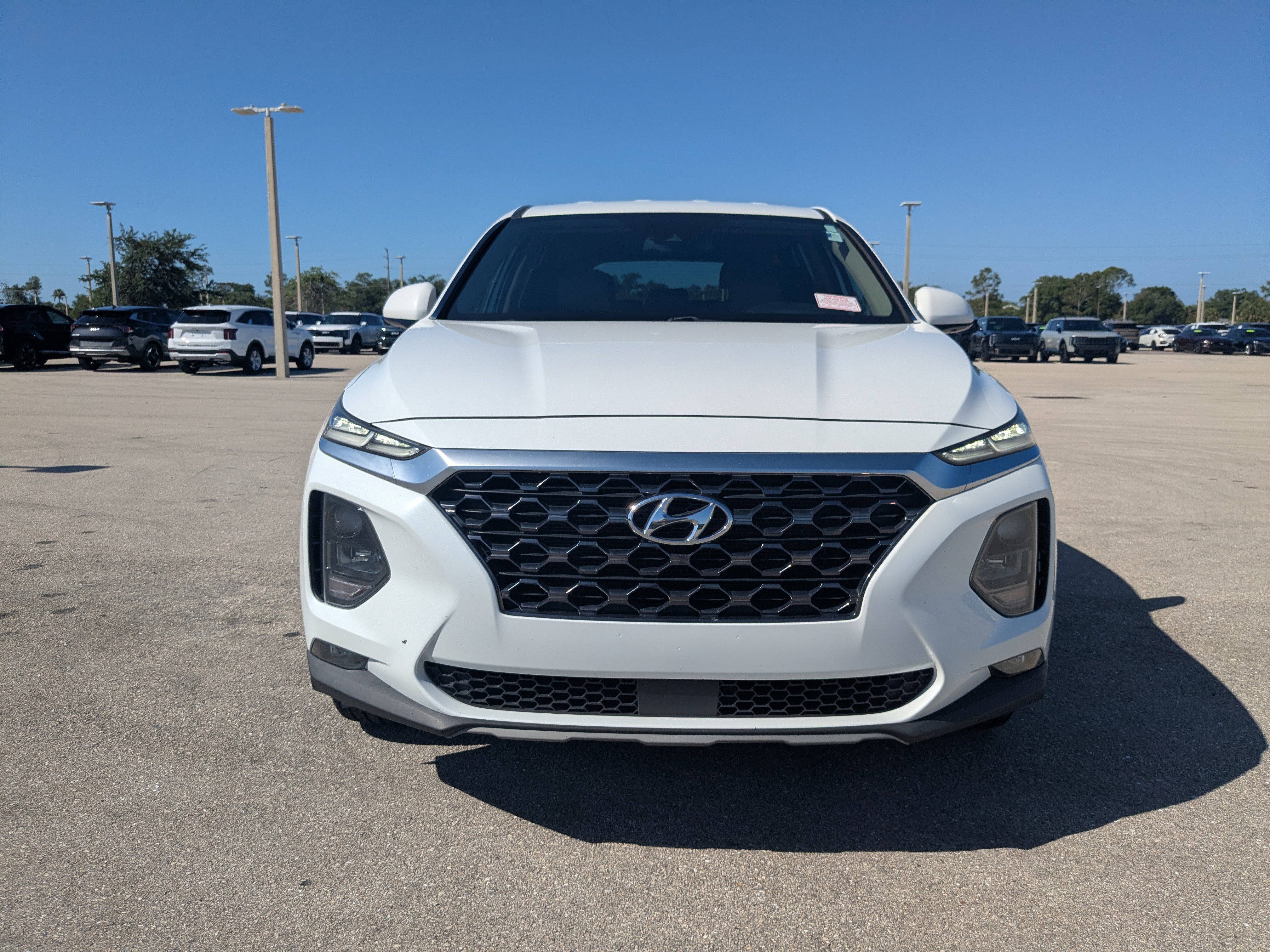 Used 2019 Hyundai Santa Fe SEL FWD image 3