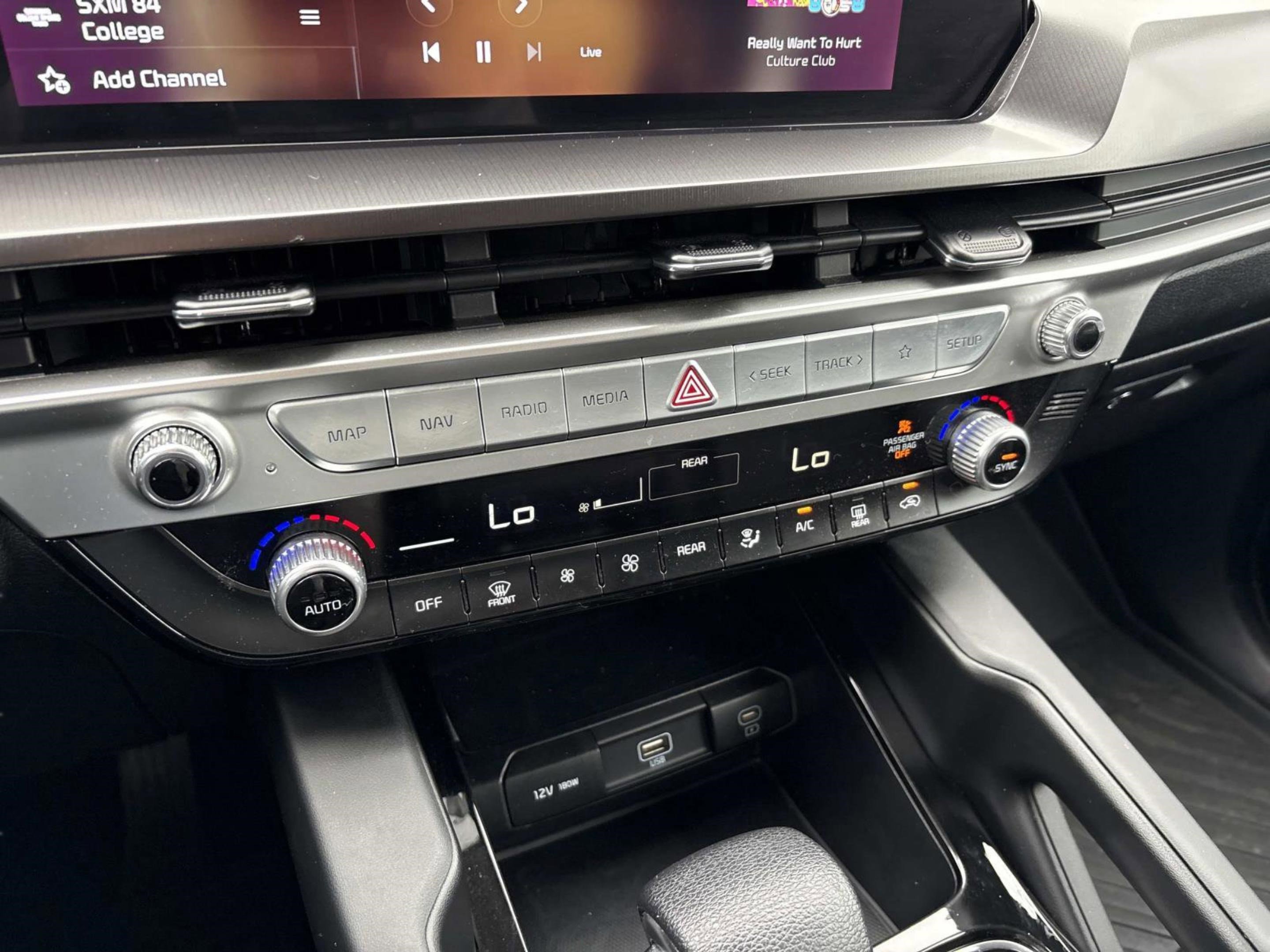 Used 2023 Kia Telluride LX image 32