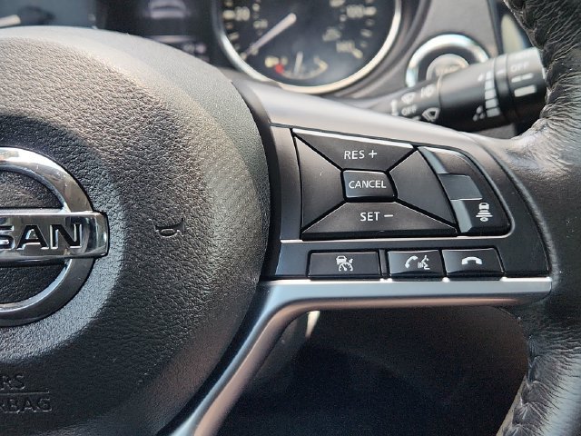 Used 2018 Nissan Rogue Sport SL w/ SL Premium Package FWD image 39