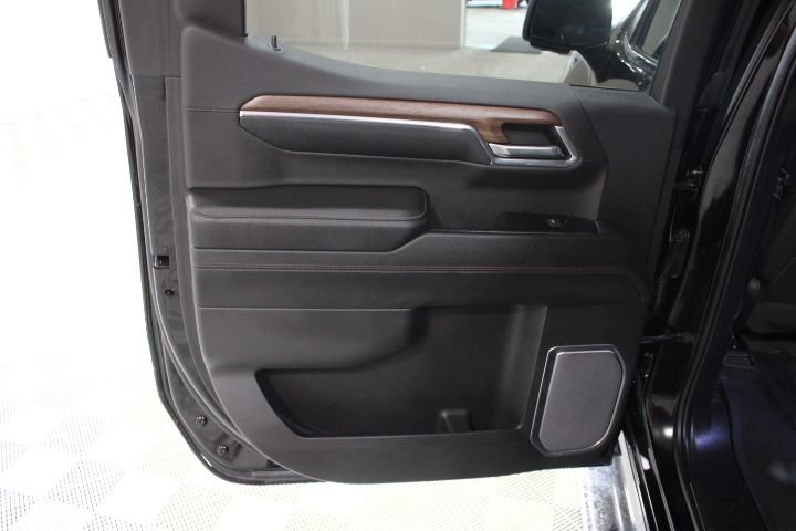 Used 2023 Chevrolet Silverado 1500 High Country w/ High Country Premium Package AWD/4WD image 21