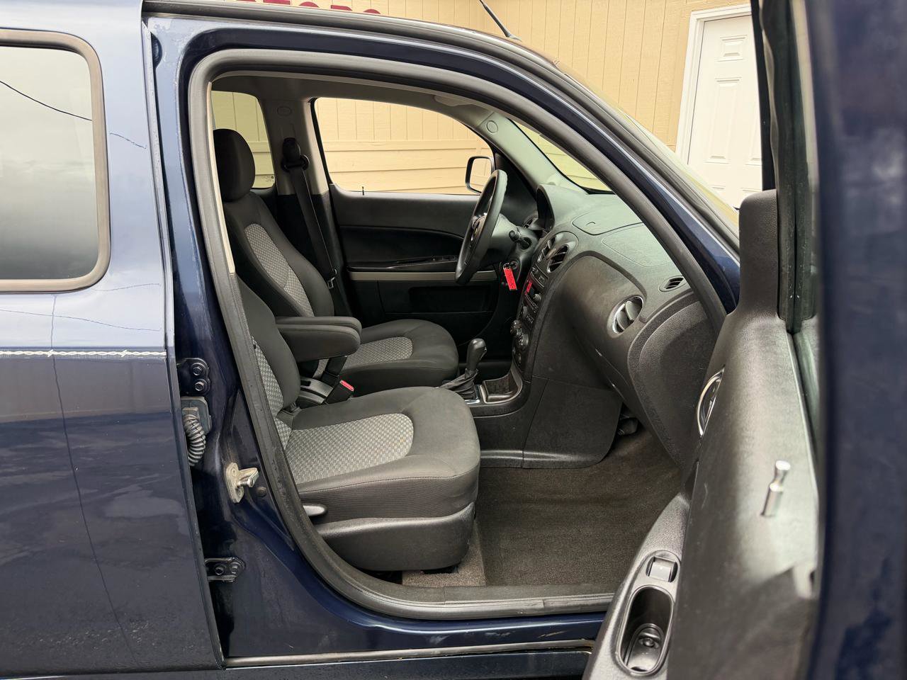 Used 2009 Chevrolet HHR LT image 3