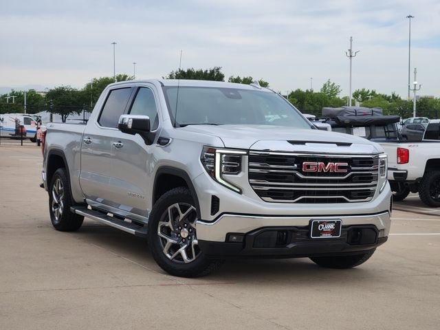 Used 2022 GMC Sierra 1500 SLT AWD/4WD image 2