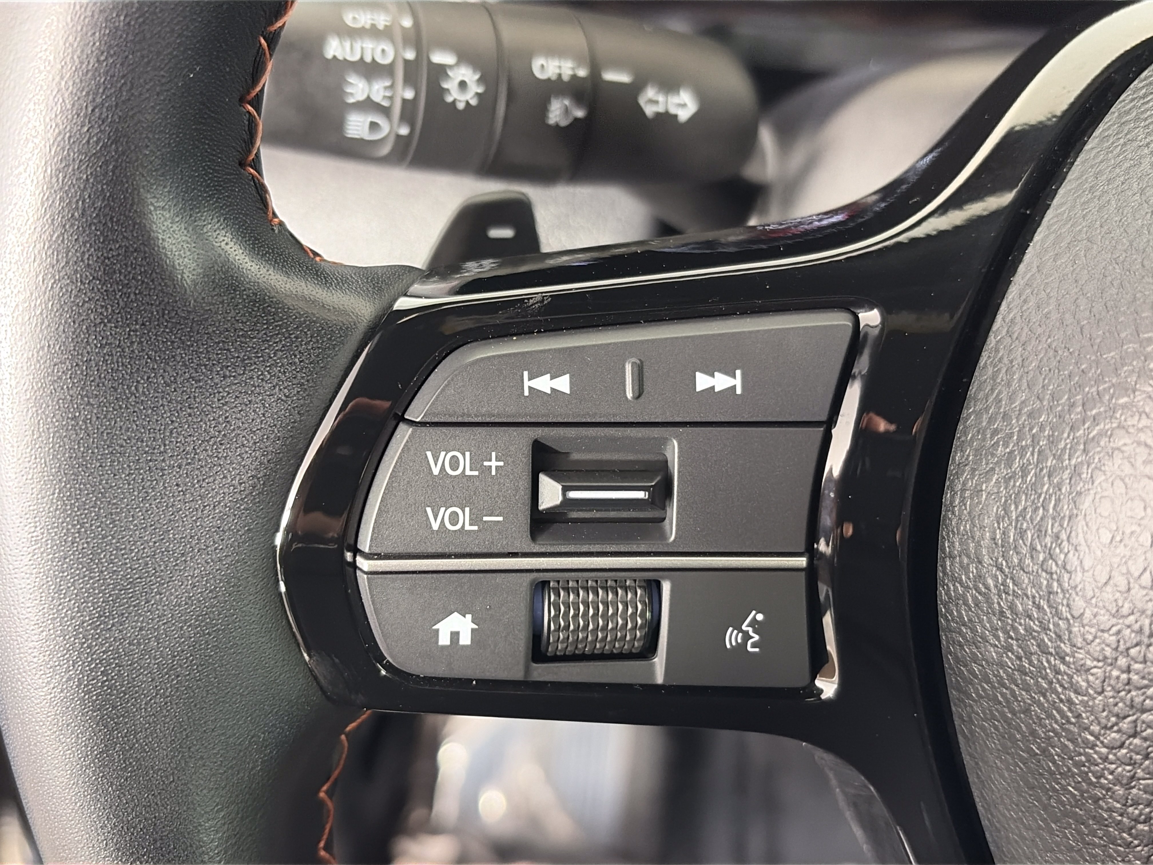 Used 2025 Honda Pilot TrailSport image 30