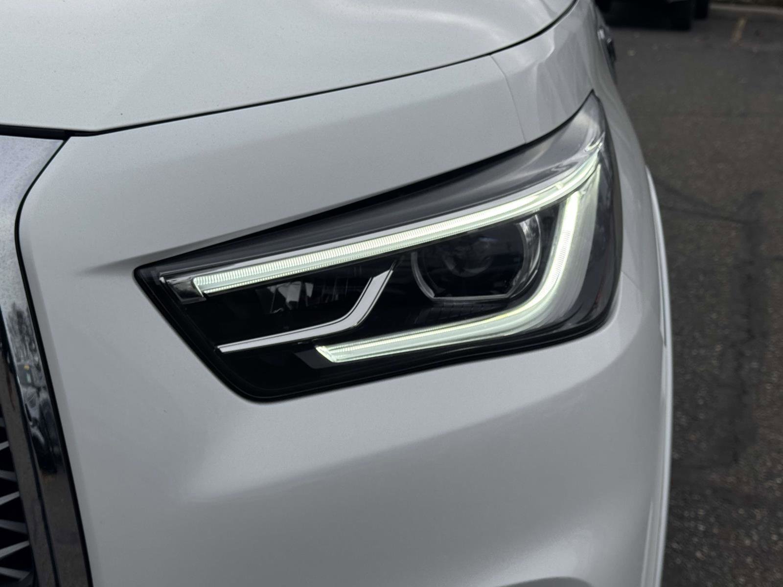 Used 2021 INFINITI QX80 Luxe w/ Cargo Package image 6