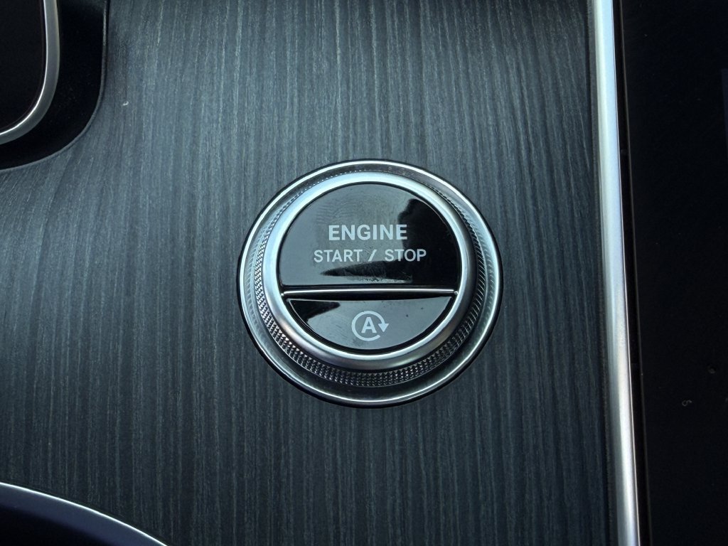 Used 2025 Mercedes-Benz C 300 Sedan image 18
