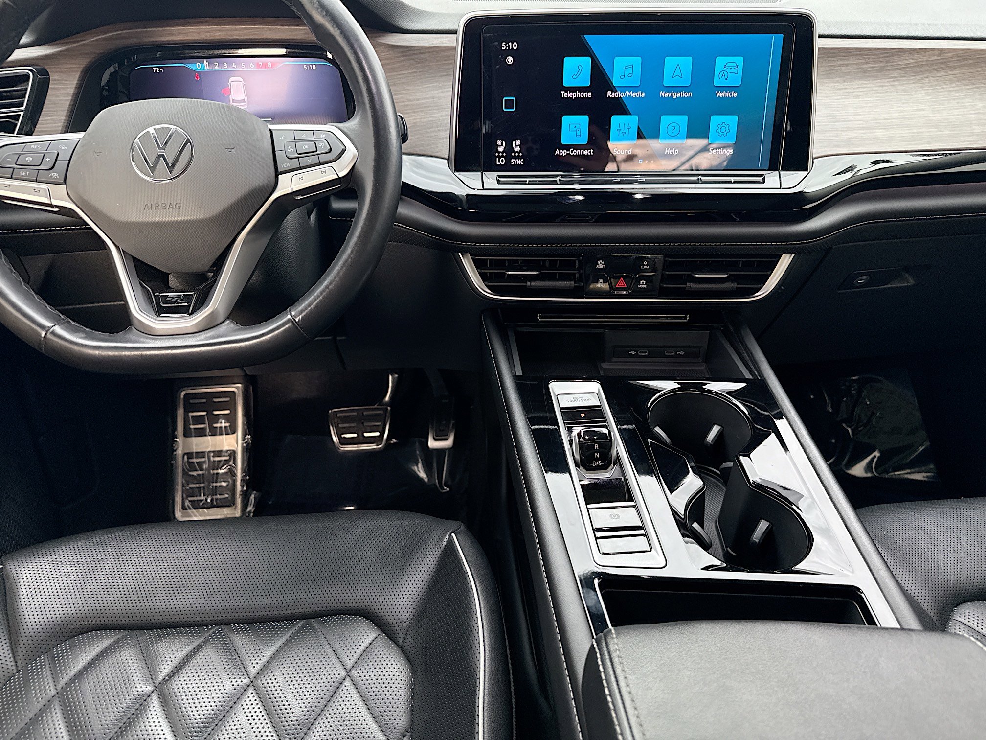 Used 2024 Volkswagen Atlas SEL Premium R-Line image 19