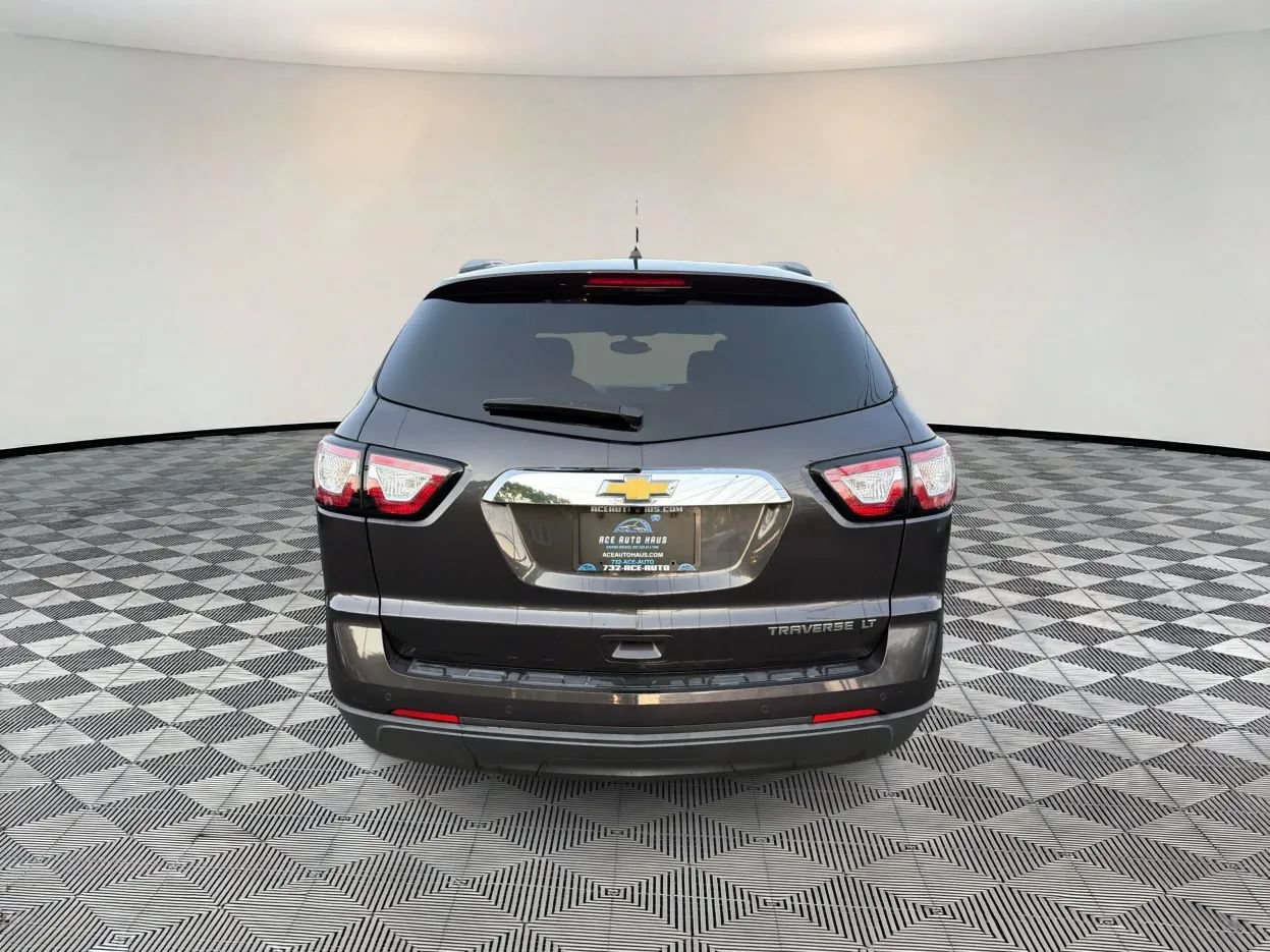 Used 2015 Chevrolet Traverse LT FWD image 6