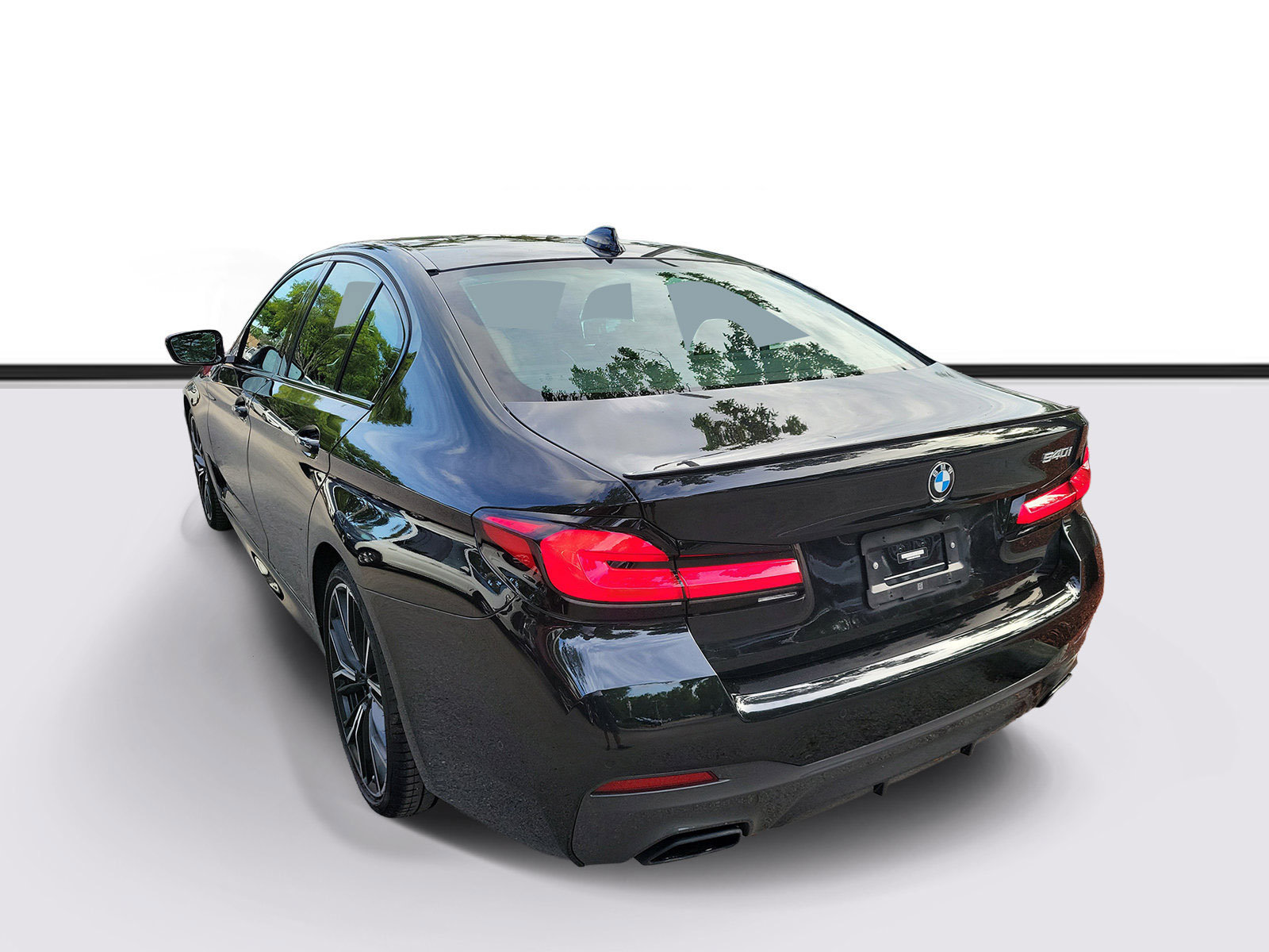 Used 2023 BMW 540i w/ M Sport Package RWD image 3