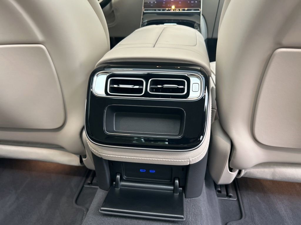 Used 2024 Mercedes-Benz S 580e 4MATIC Sedan w/ AMG Line image 32