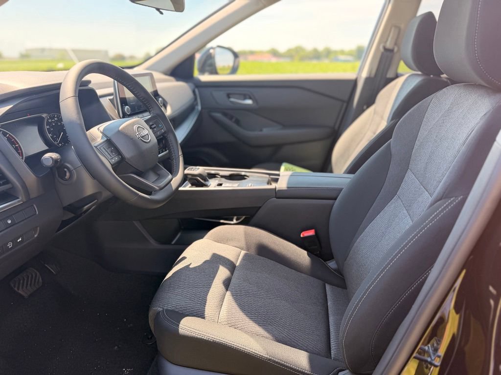 New 2026 Nissan Rogue SV w/ Cold Weather Package FWD image 9