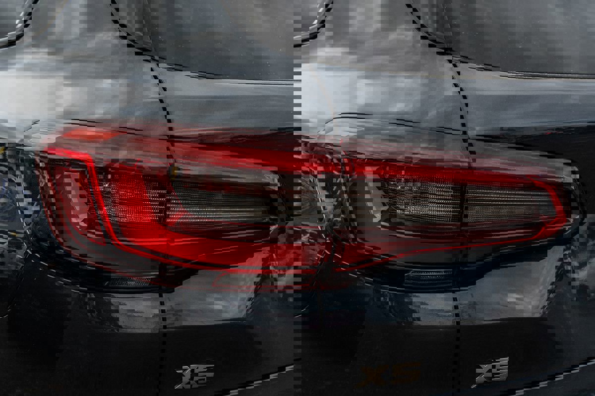 Used 2020 BMW X5 M50i w/ Executive Package image 8