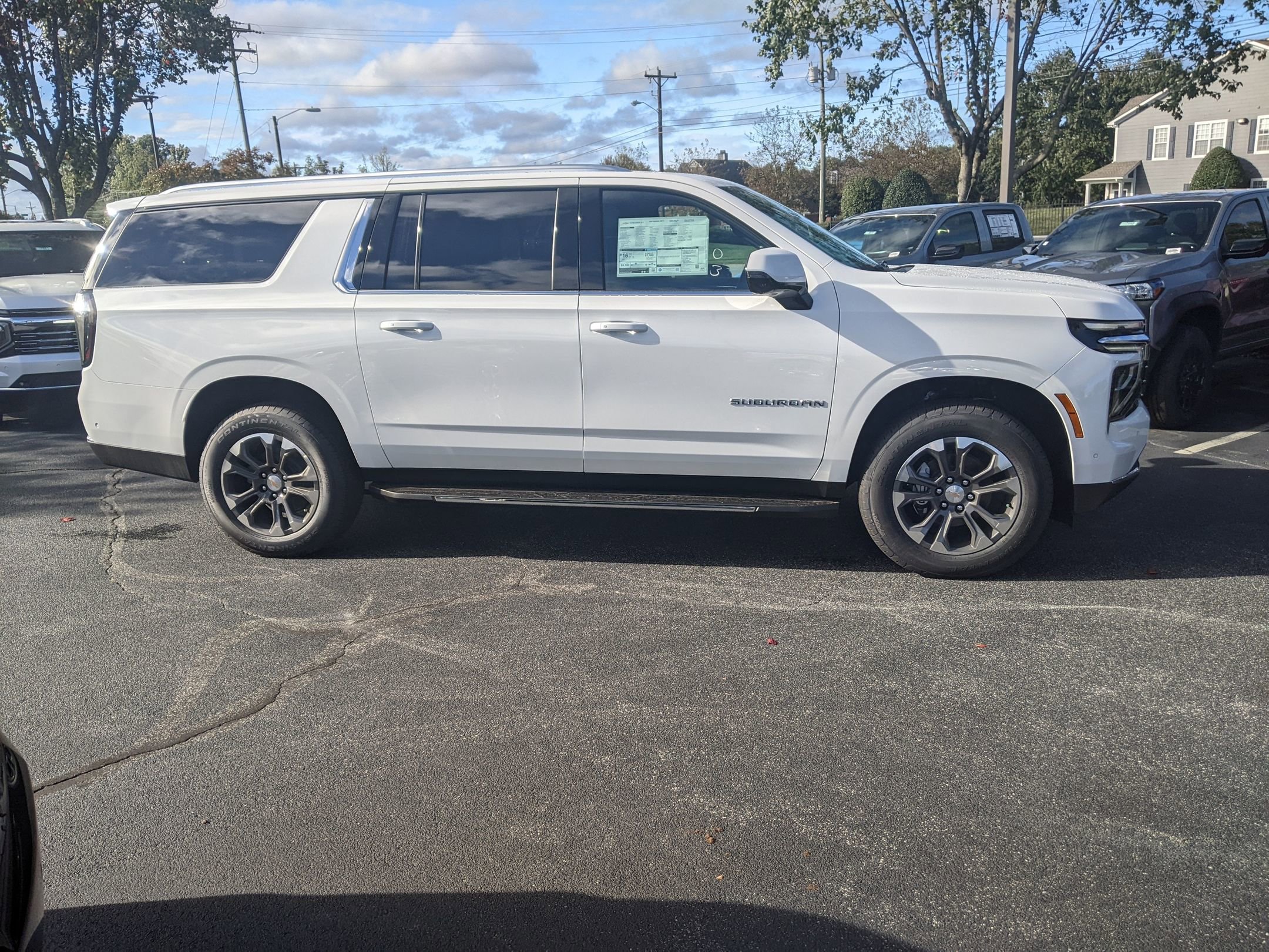 New 2026 Chevrolet Suburban LT w/ Comfort Package image 9