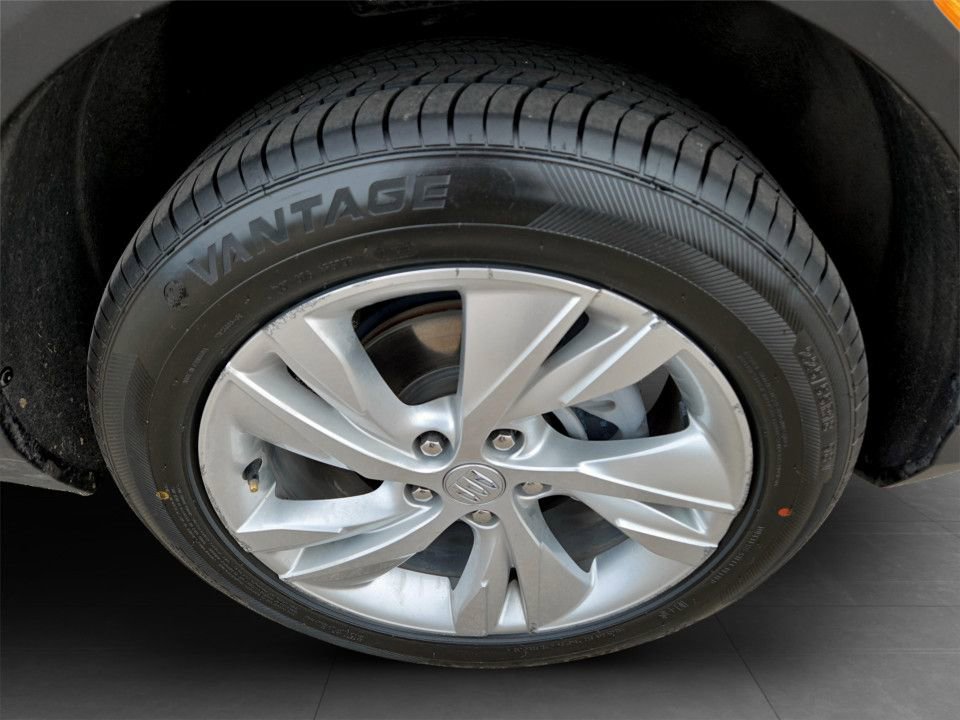Used 2025 Buick Encore GX Preferred AWD/4WD image 34