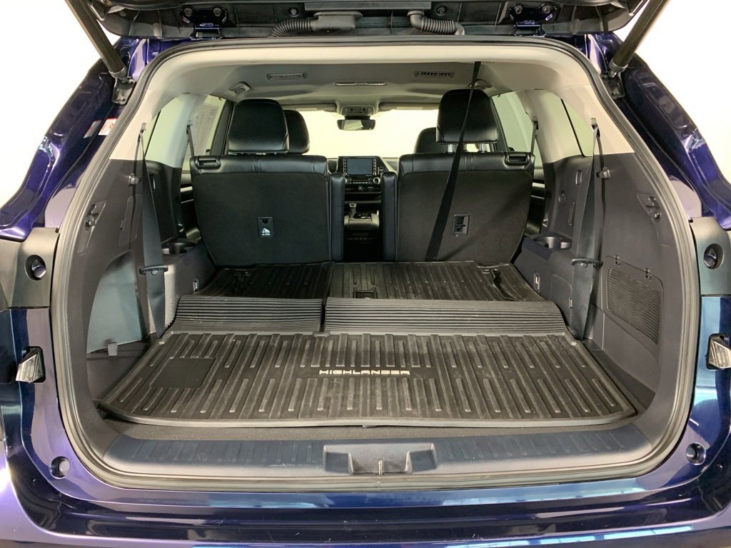 Used 2022 Toyota Highlander XLE image 32