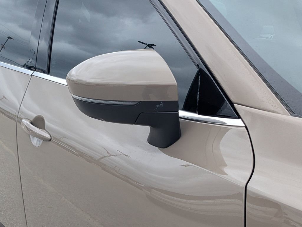 Used 2024 Nissan Pathfinder Platinum w/ Cargo Package image 10