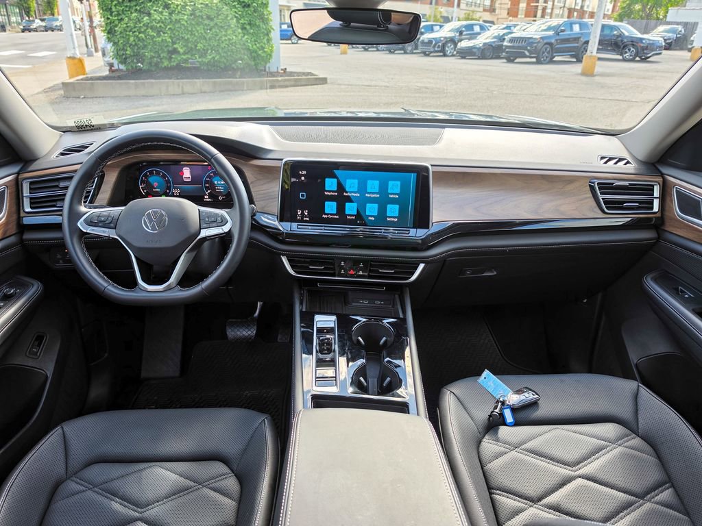 Certified 2025 Volkswagen Atlas SE w/ Panoramic Sunroof Package AWD/4WD image 19