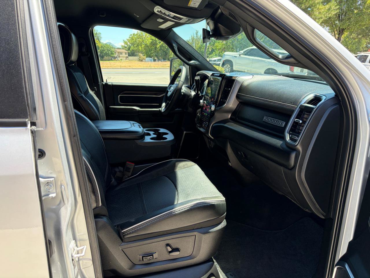 Used 2026 RAM 2500 Laramie AWD/4WD image 7