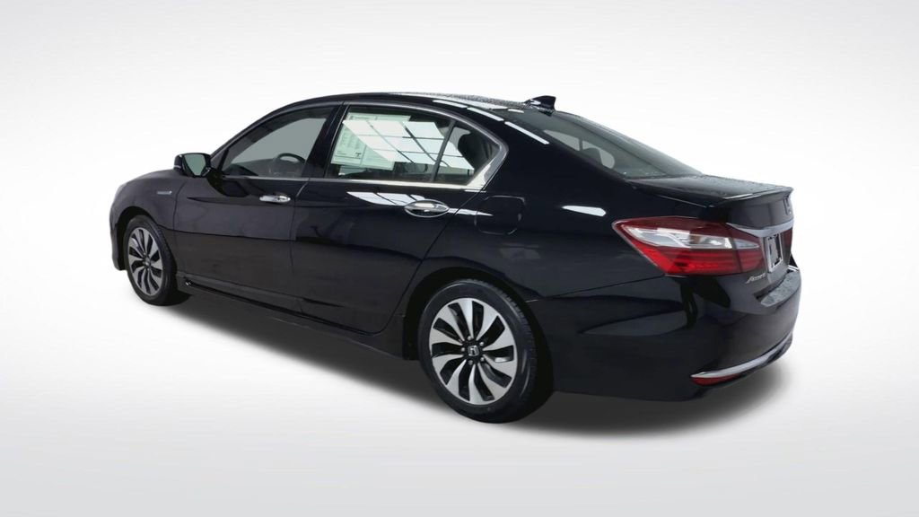 Used 2017 Honda Accord Touring image 6