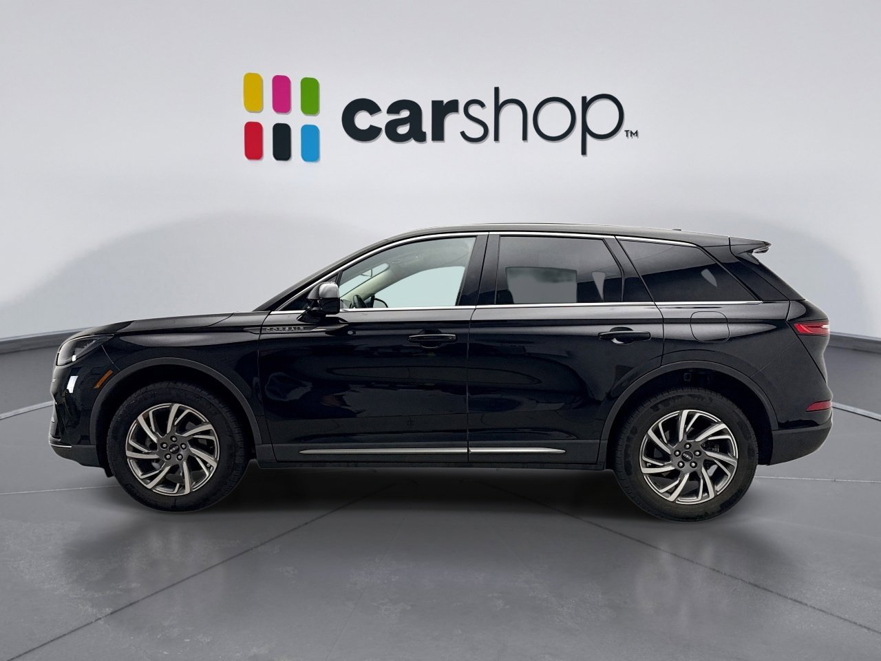 Used 2023 Lincoln Corsair AWD image 2