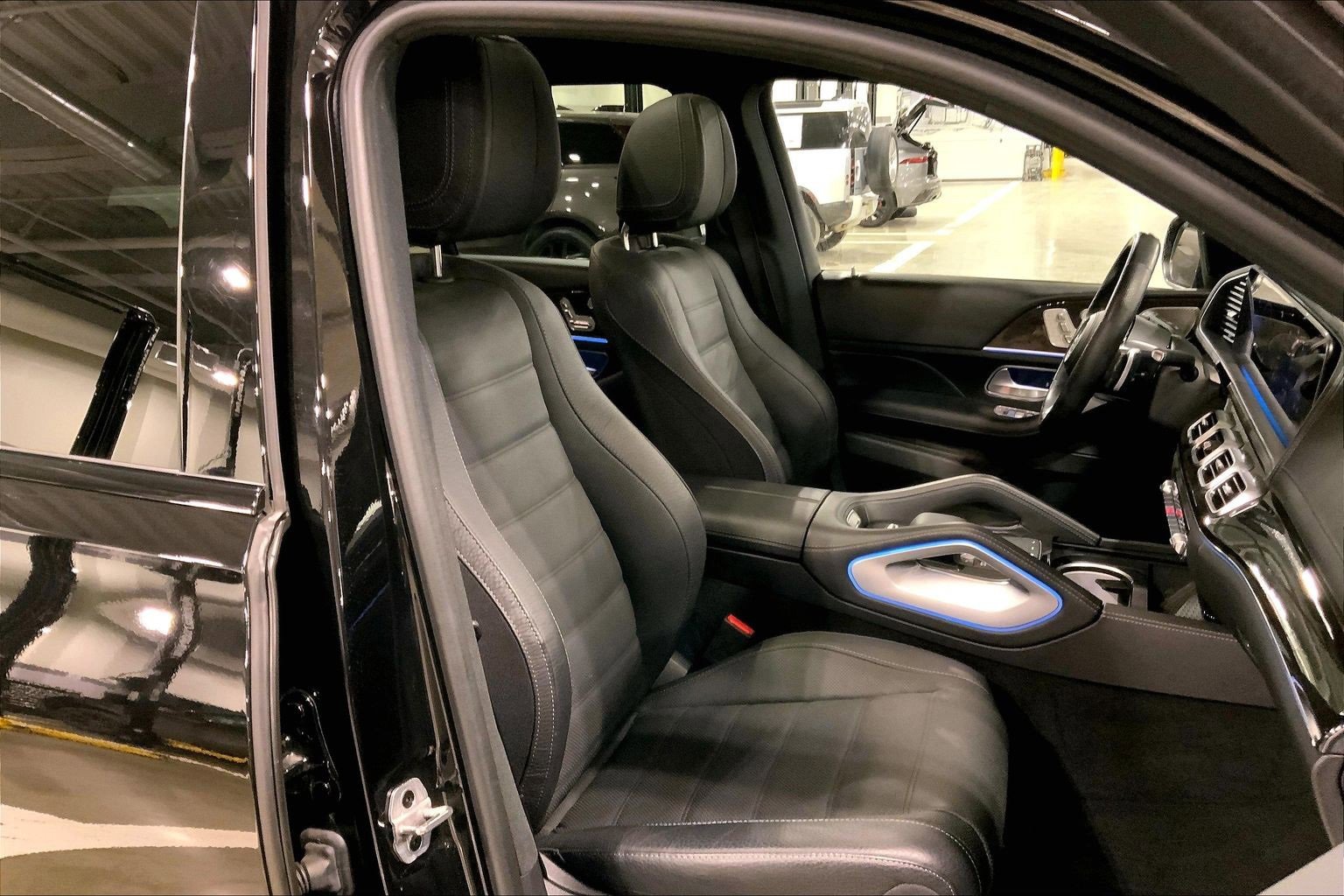 Used 2024 Mercedes-Benz GLS 450 4MATIC image 8