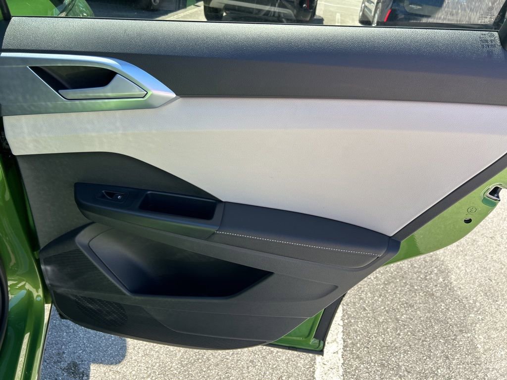 Used 2025 Volkswagen Taos SE image 41