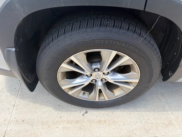 Used 2015 Toyota Highlander XLE AWD/4WD image 9