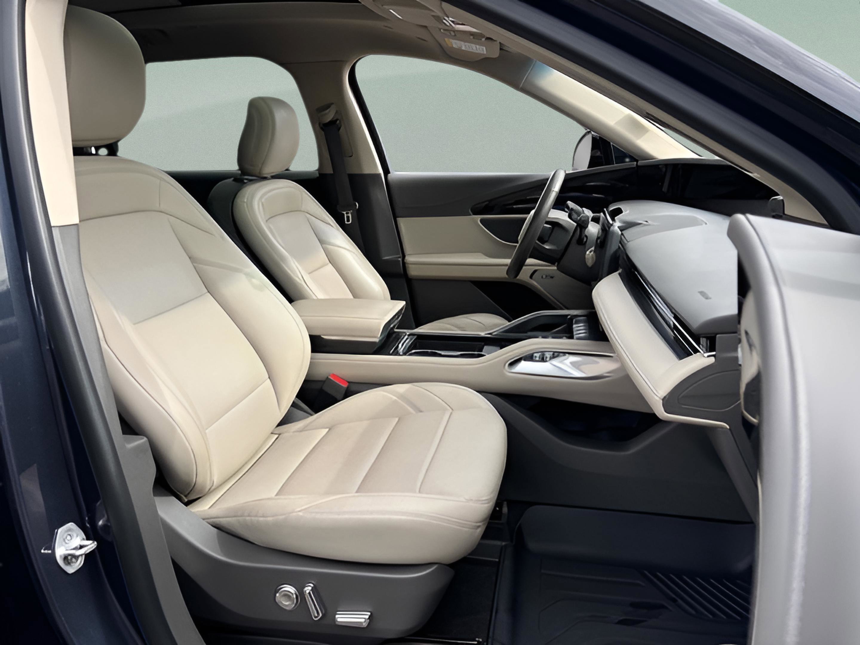 Used 2024 Lincoln Nautilus Premier w/ Equipment Group 102A image 18