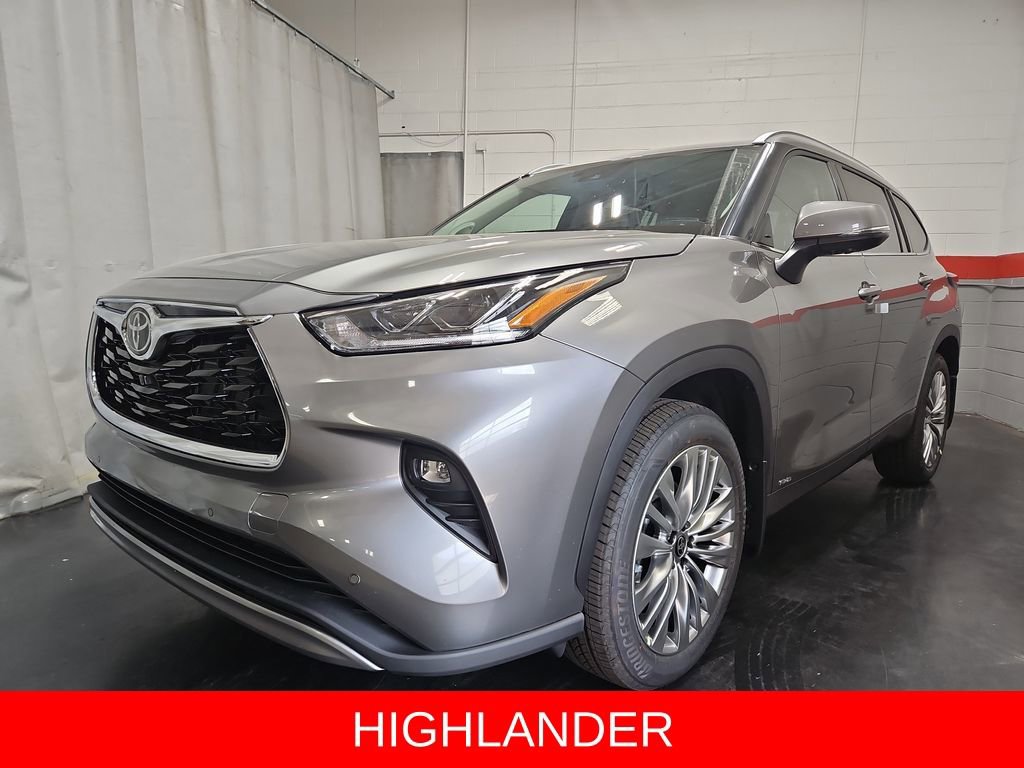 New 2026 Toyota Highlander Platinum image 3