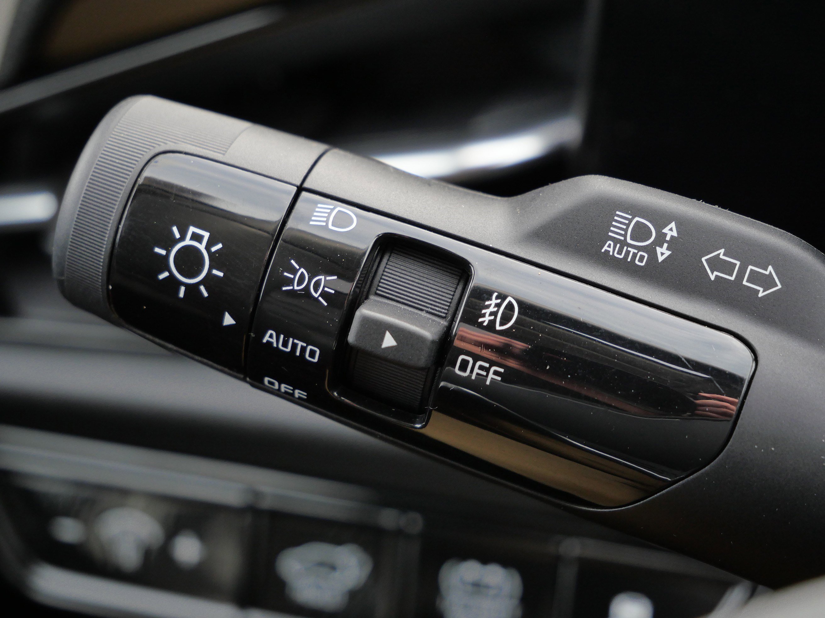 Used 2025 Kia Niro SX image 33