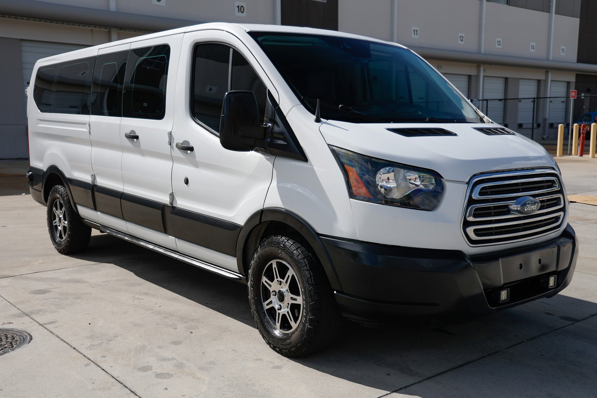 Used 2019 Ford Transit 350 XLT RWD image 18