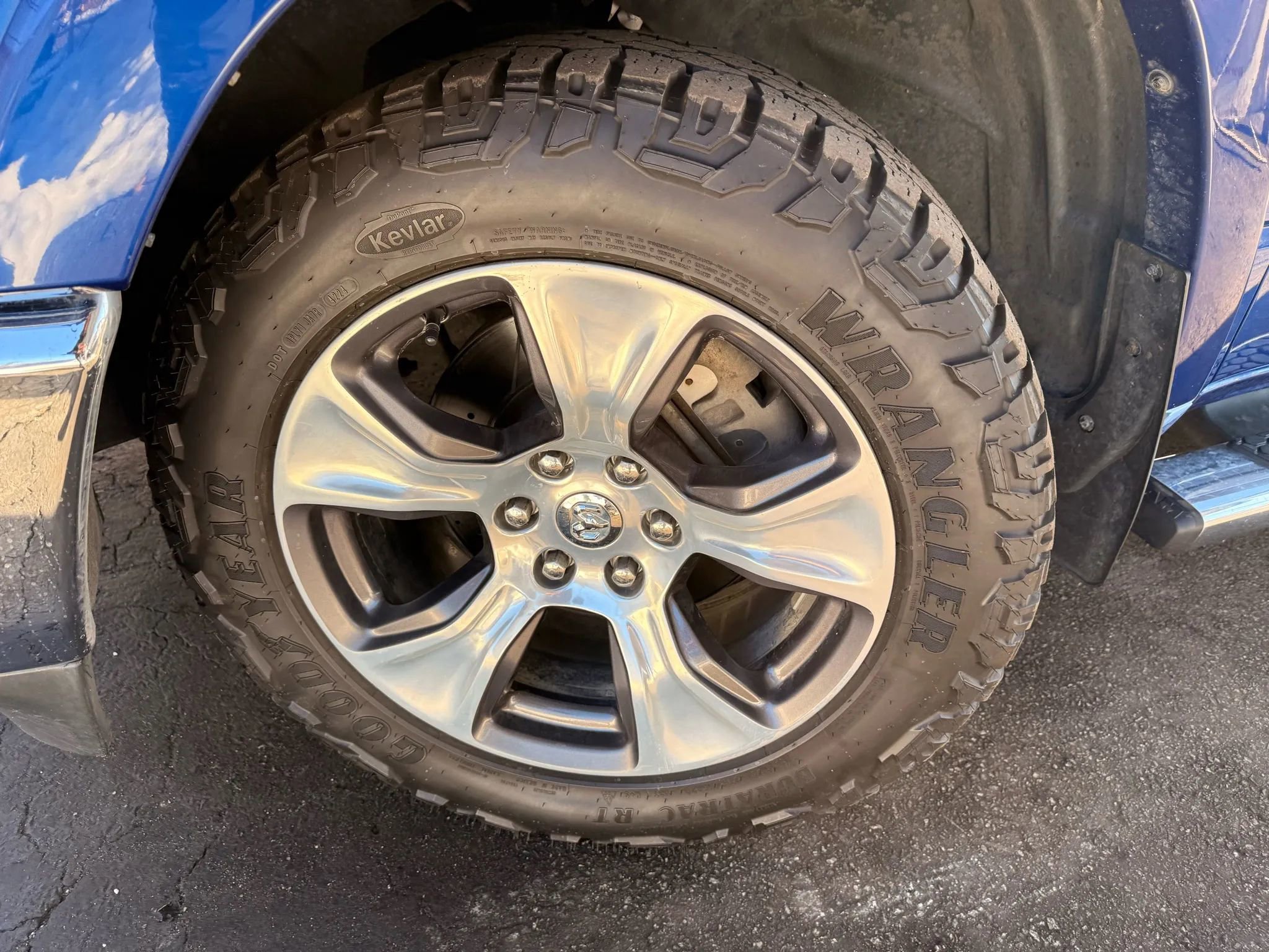 Used 2019 RAM 1500 Laramie AWD/4WD image 49