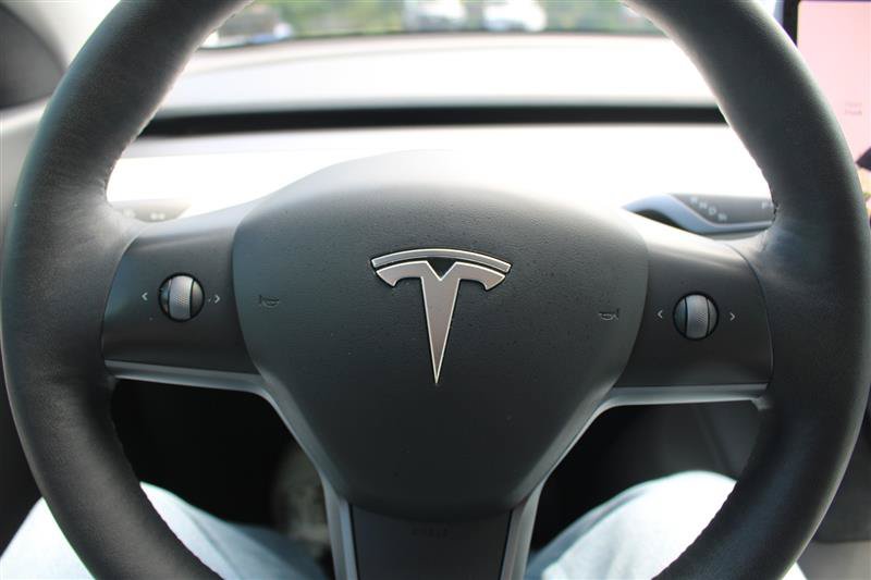 Used 2021 Tesla Model Y Long Range AWD/4WD image 8