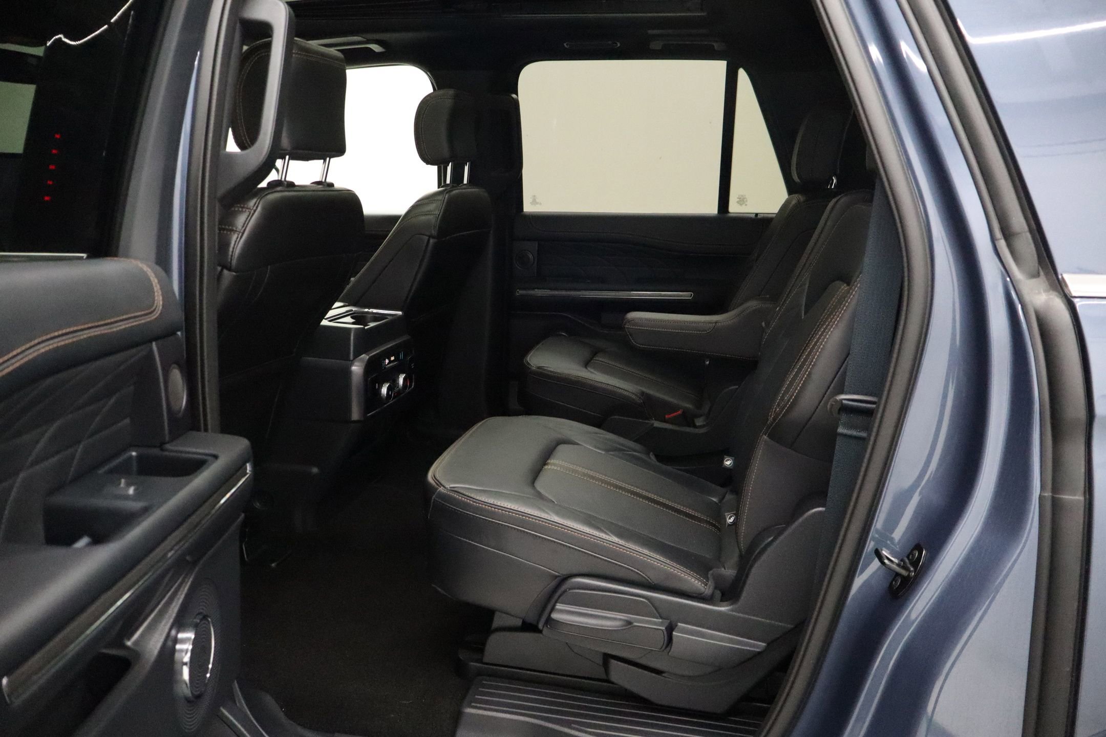 Used 2022 Ford Expedition Max Platinum AWD/4WD image 26