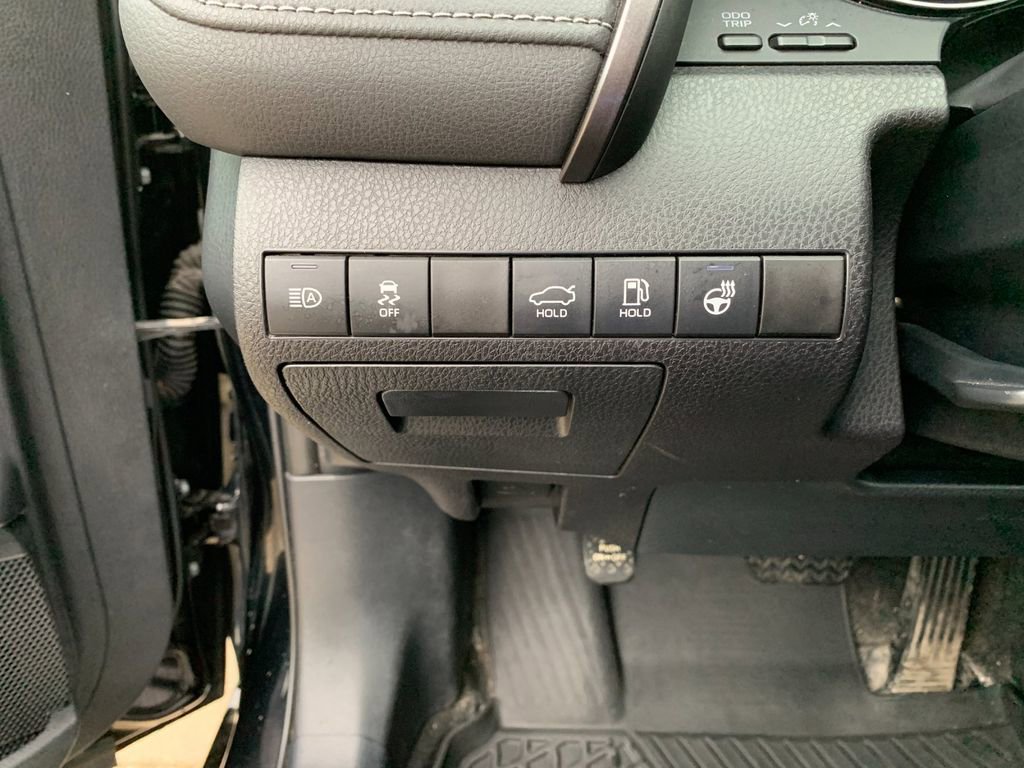 Used 2023 Toyota Camry SE FWD image 31