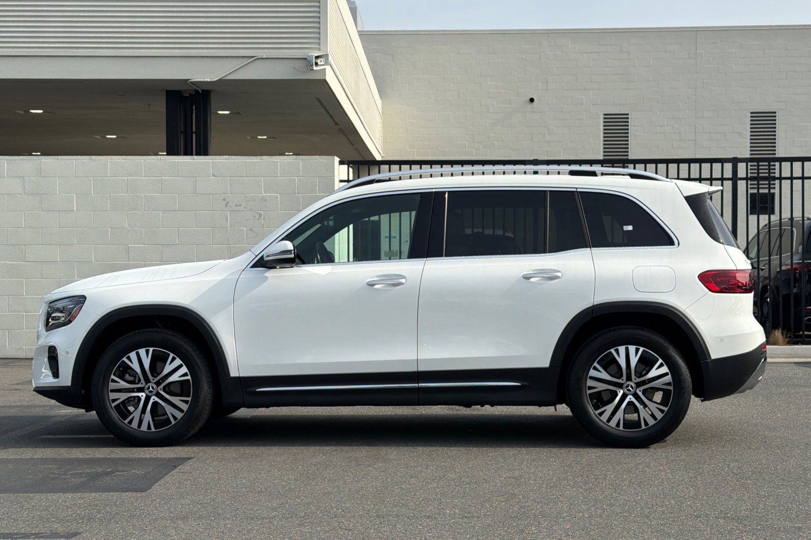 Certified 2025 Mercedes-Benz GLB 250 image 7